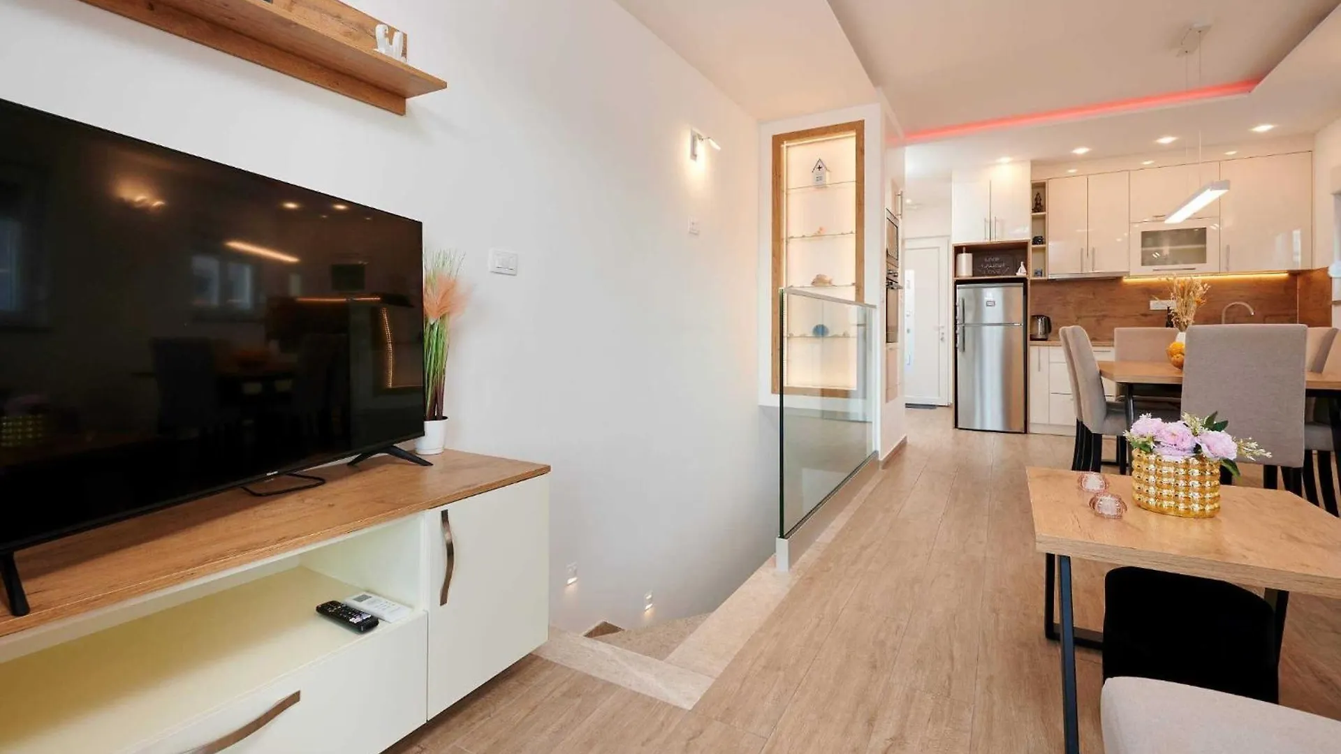 Exclusive Okrug Gornji Apartment With Shared Pool Trogir
