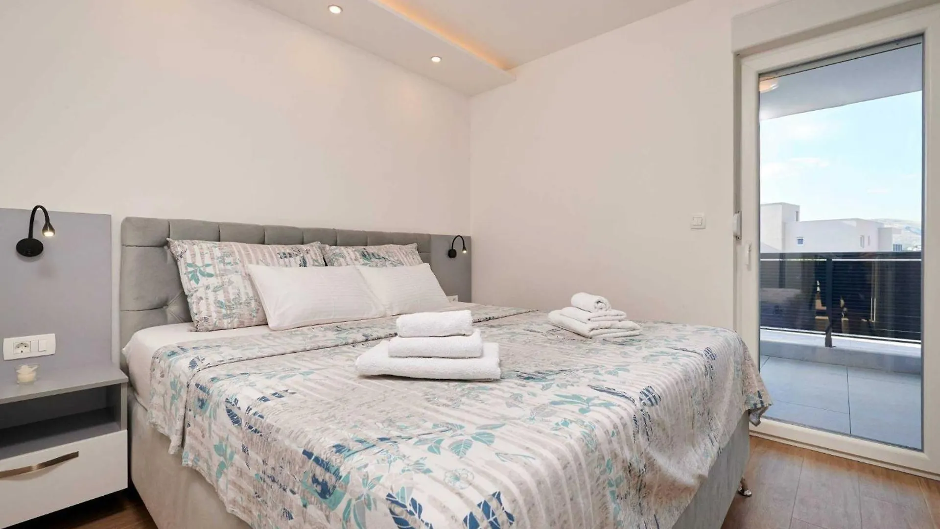 Exclusive Okrug Gornji Apartment With Shared Pool Trogir 0*,  Croatia