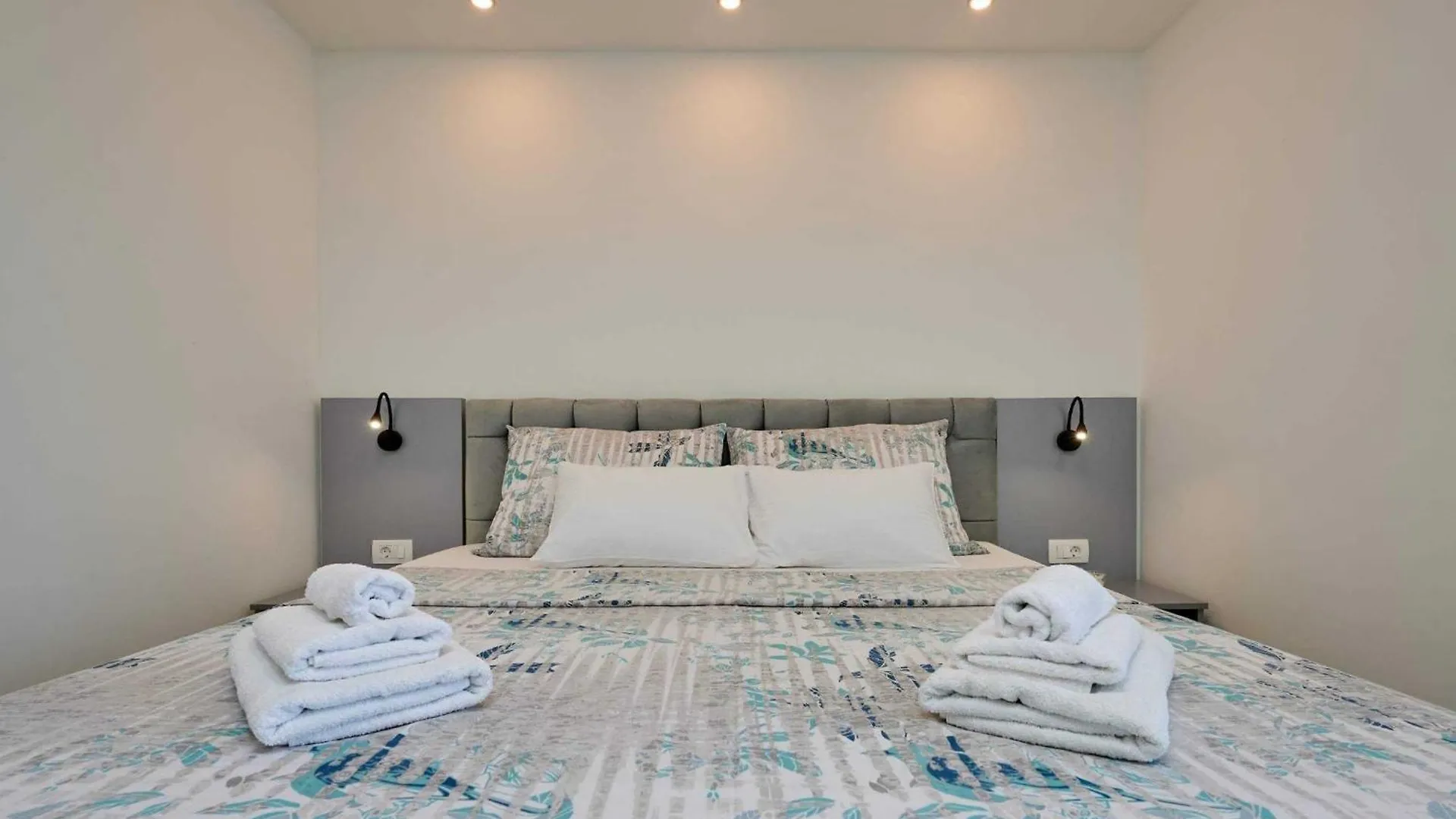 Exclusive Okrug Gornji Apartment With Shared Pool Trogir Croatia