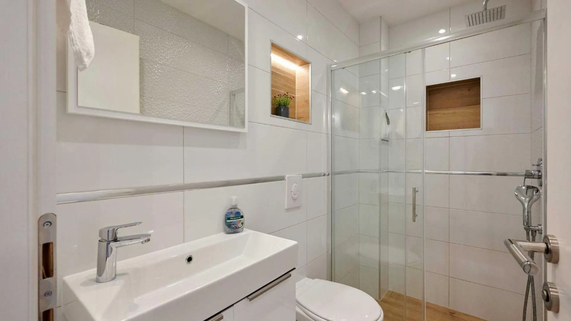 Exclusive Okrug Gornji Apartment With Shared Pool Trogir Croatia