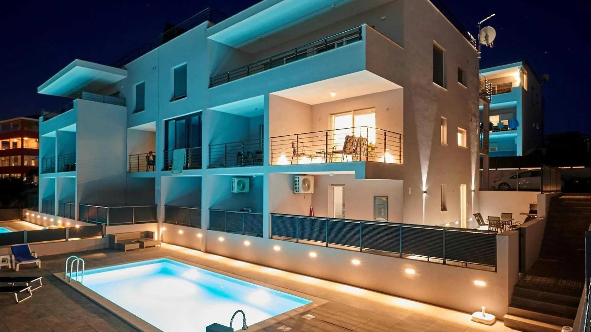 Exclusive Okrug Gornji Apartment With Shared Pool Trogir