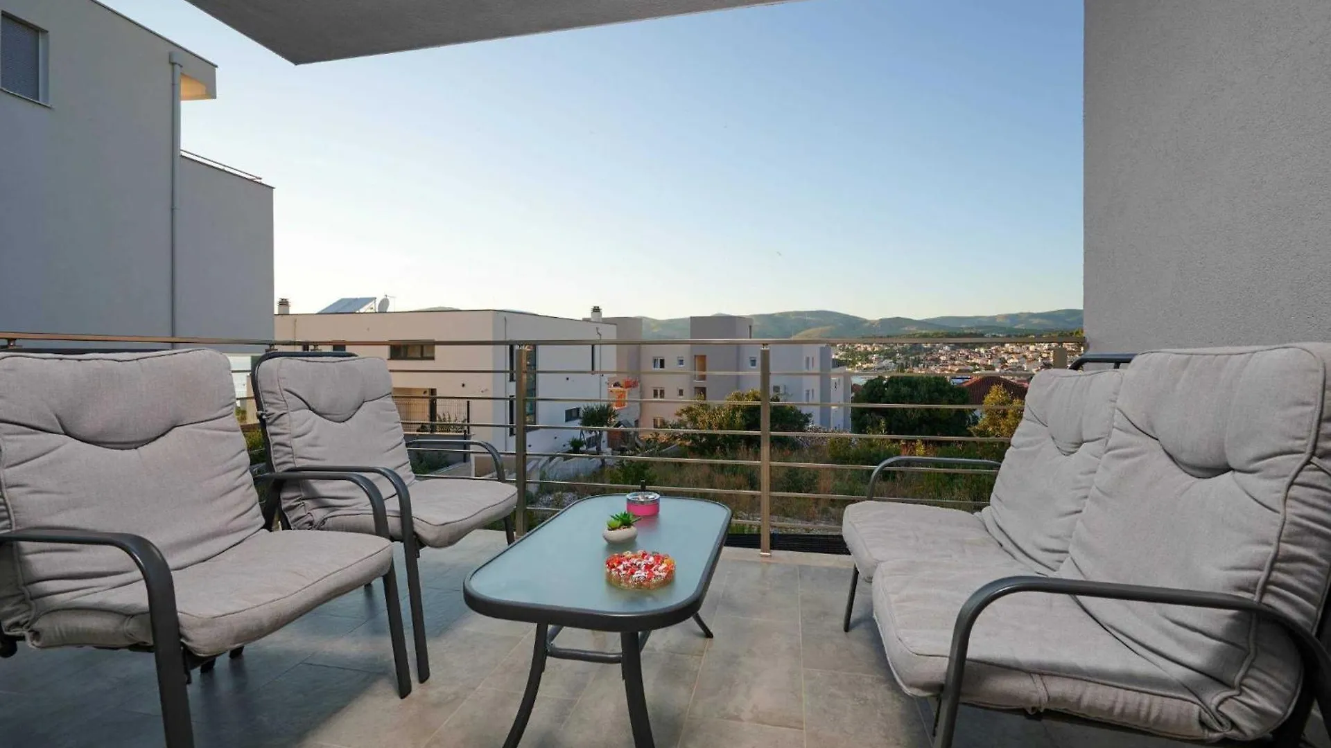 Exclusive Okrug Gornji Apartment With Shared Pool Trogir