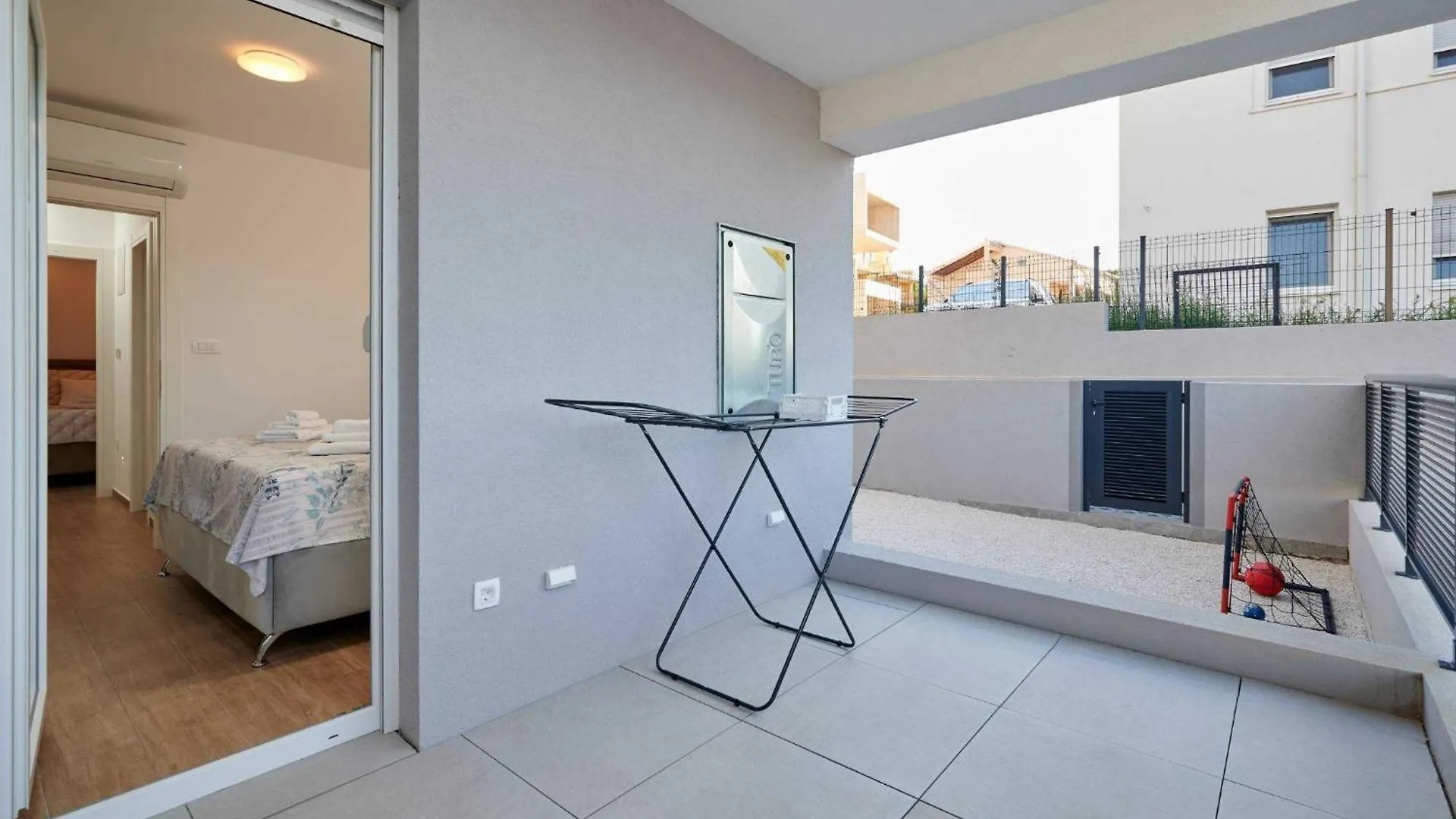 Exclusive Okrug Gornji Apartment With Shared Pool Trogir 0*,