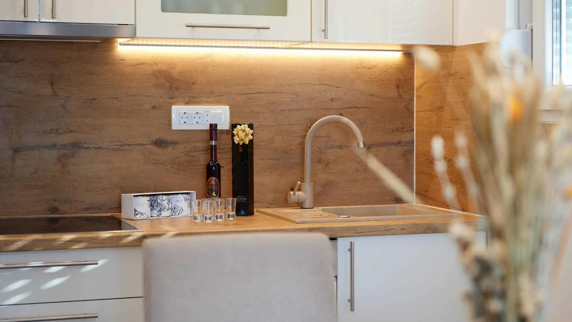 Exclusive Okrug Gornji Apartment With Shared Pool Trogir