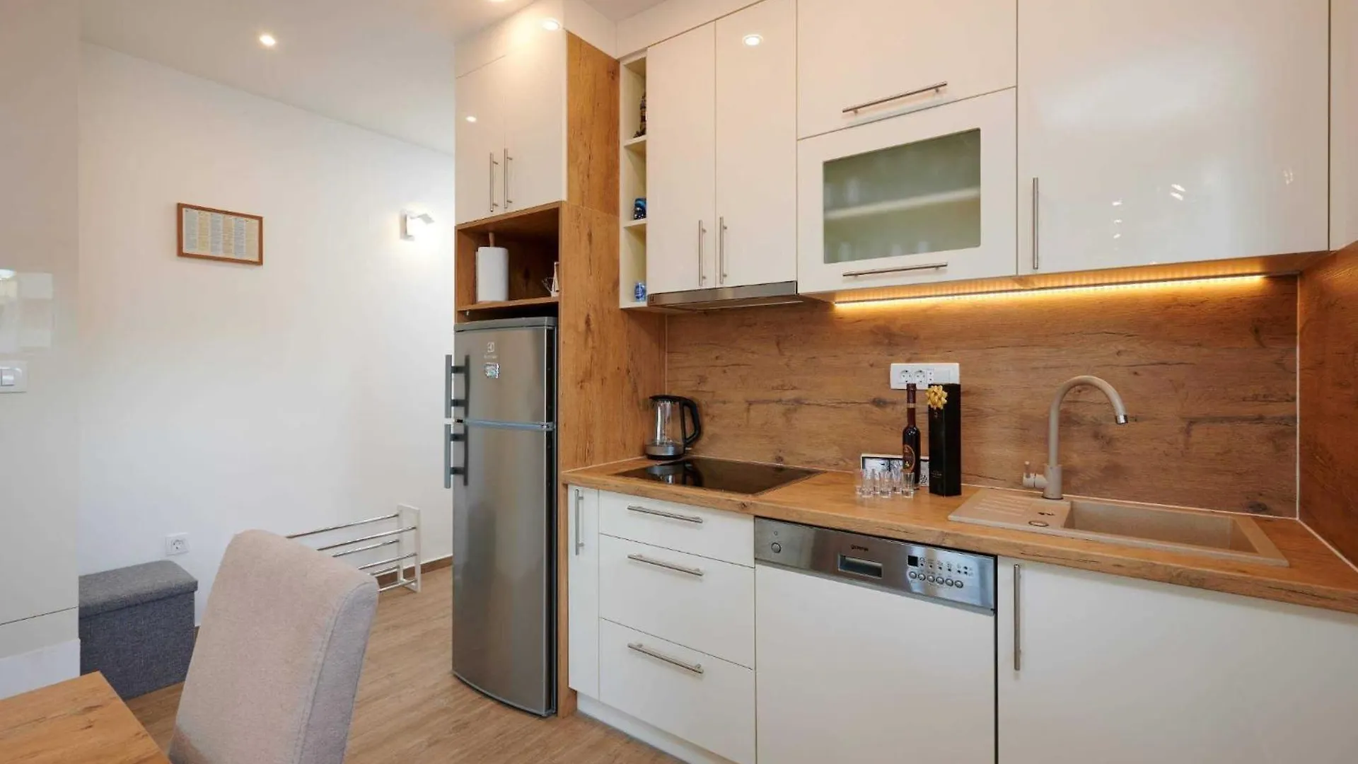 Exclusive Okrug Gornji Apartment With Shared Pool Trogir 0*,