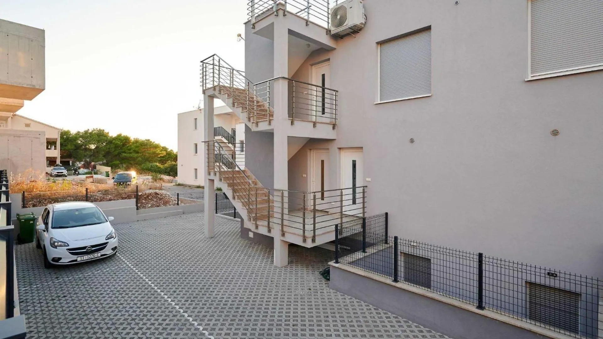 Exclusive Okrug Gornji Apartment With Shared Pool Trogir